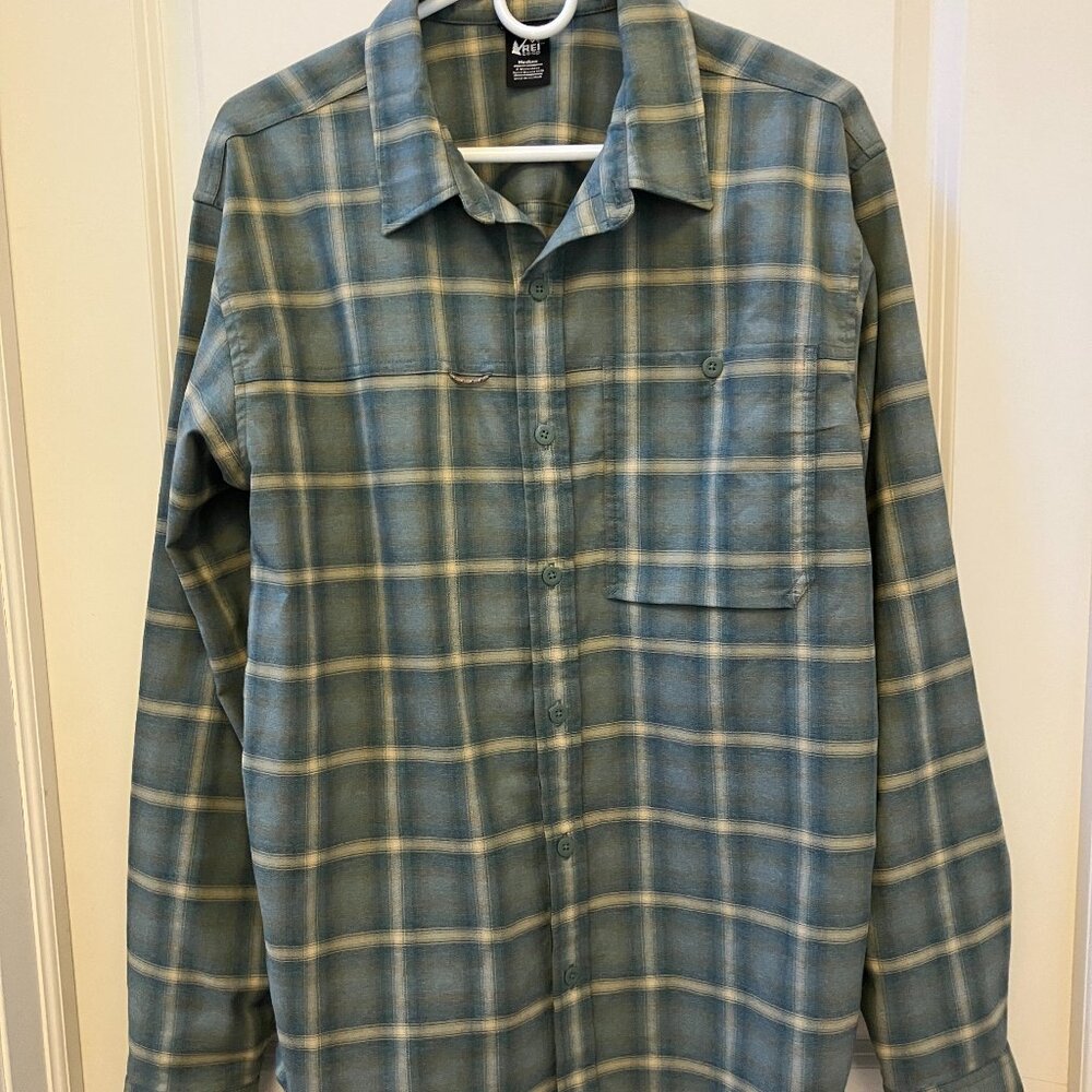 REI Men's plaid button down